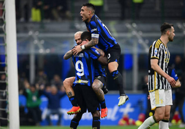 Ảnh bài viết Phản lưới tai hại, Juve tự bắn vào chân trong cuộc đua vô địch