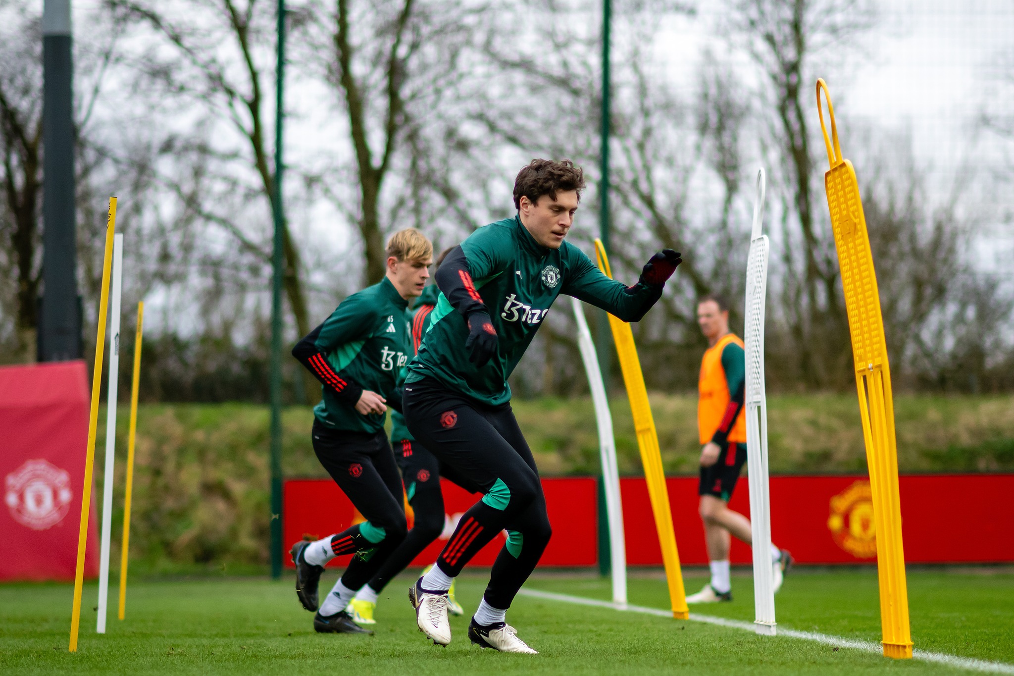 Ảnh bài viết Cầu thủ bị lãng quên xuất hiện trong buổi tập của Man Utd