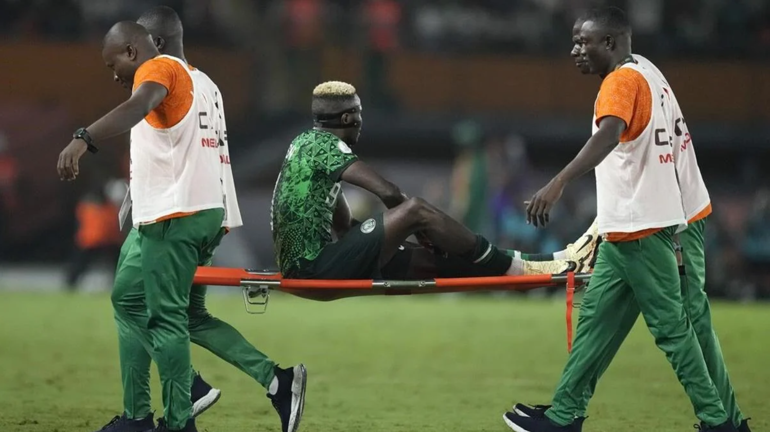 Nigeria “méo mặt” vì Osimhen