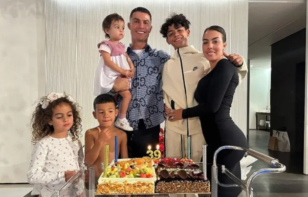 Tuổi 39 viên mãn của Cristiano Ronaldo