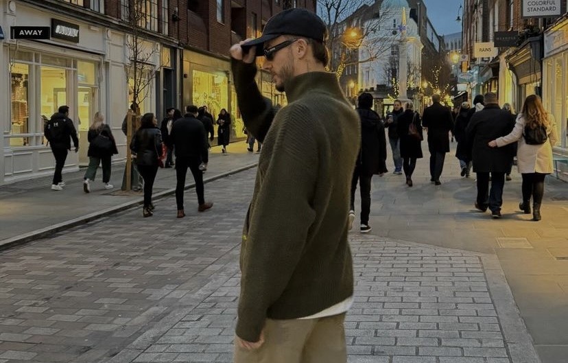 Ảnh bài viết Maddison cùng bạn gái đi xem phim giải khuây