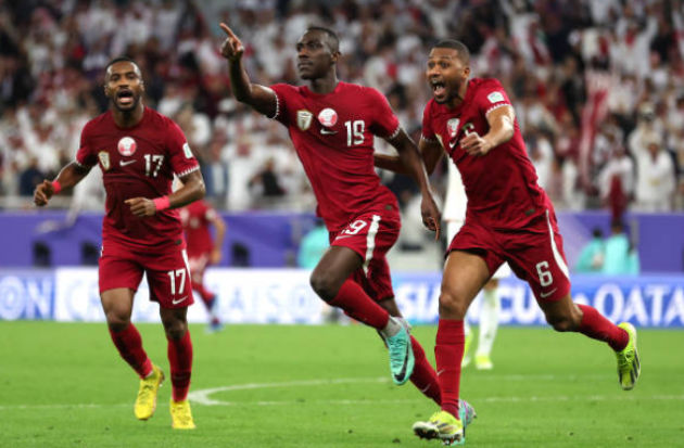 Ngược dòng ấn tượng, Qatar hạ Iran tiến vào CK Asian Cup 2023