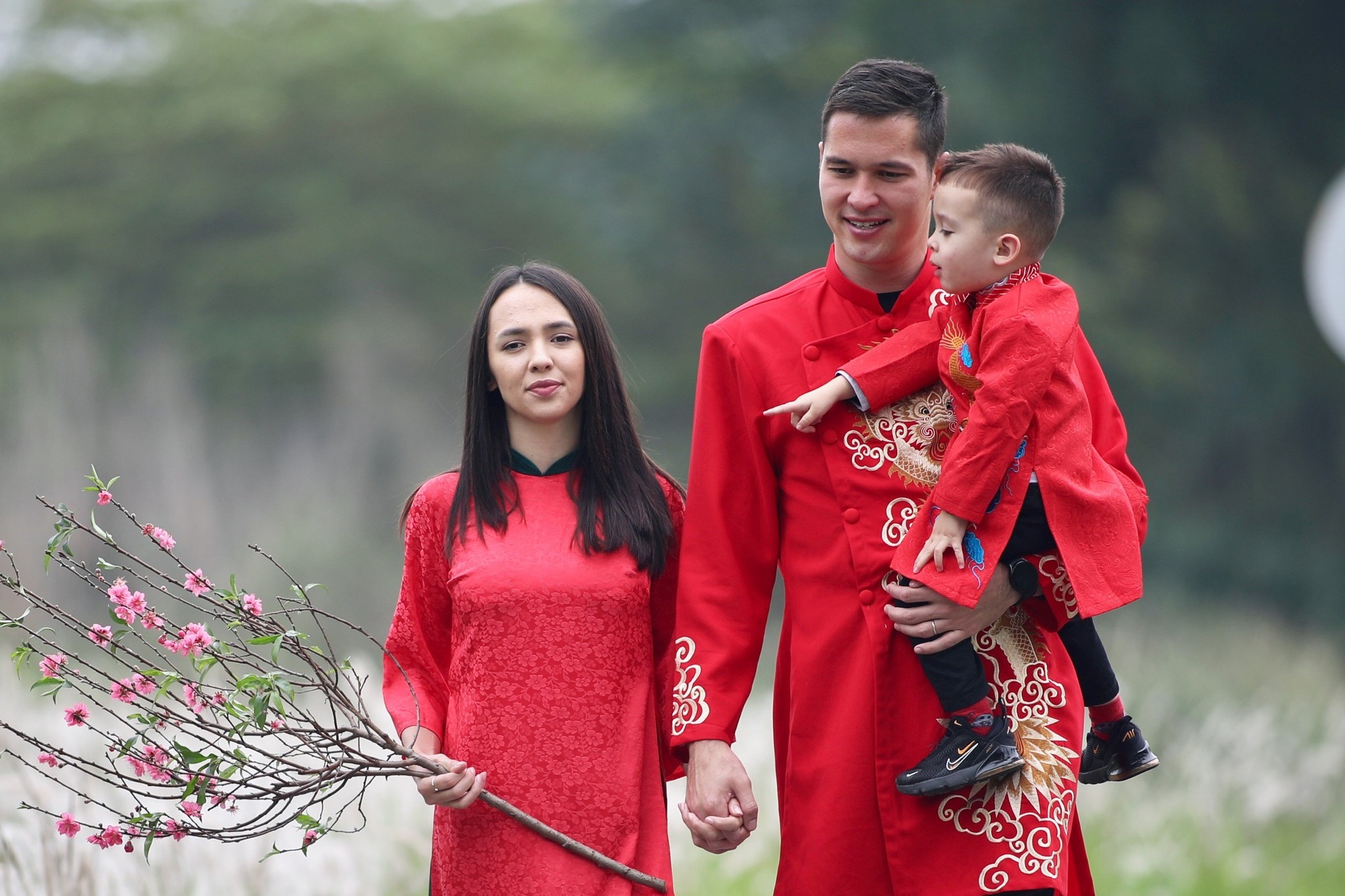 Đón Tết ở Việt Nam, vợ Filip Nguyễn chia sẻ điều đặc biệt