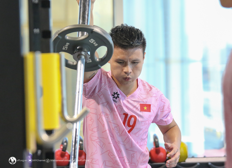 Quang Hải tâm sự điều xót xa khi chơi bóng ở Pháp