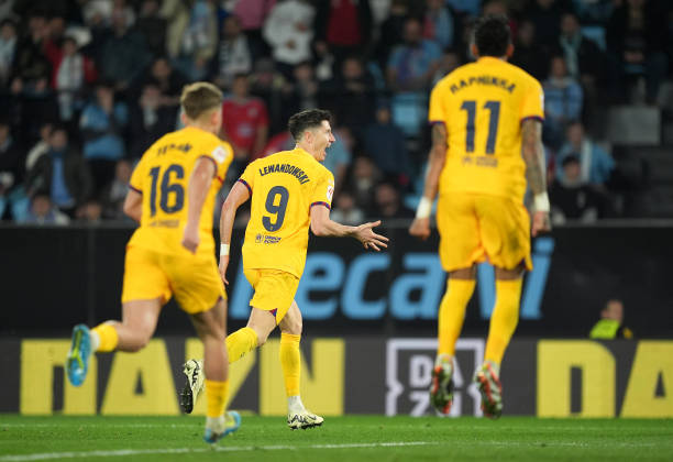 Ảnh bài viết Lewandowski tỏa sáng, Barca thắng nghẹt thở phút chót