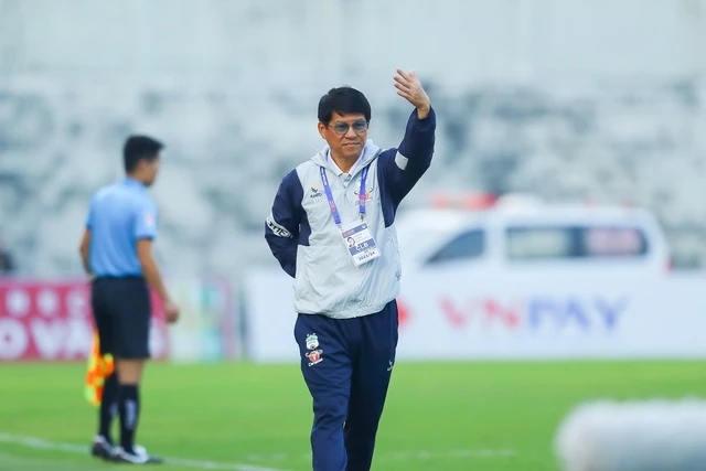 Ảnh bài viết Thua chung kết ngược, HLV Vũ Tiến Thành vẫn khen HAGL