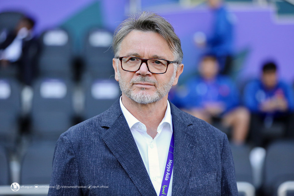 Tiết lộ lý do HLV Troussier không dự khán Gala QBV Việt Nam