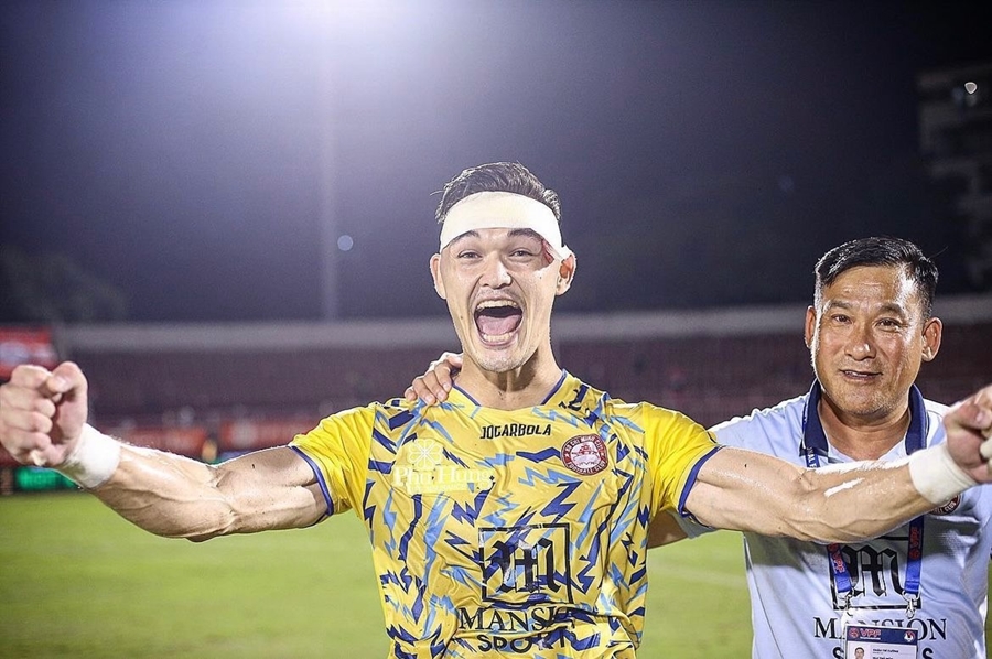 Chìm sâu đáy bảng V-League, HAGL chốt 6 tân binh từ nhà ĐKVĐ