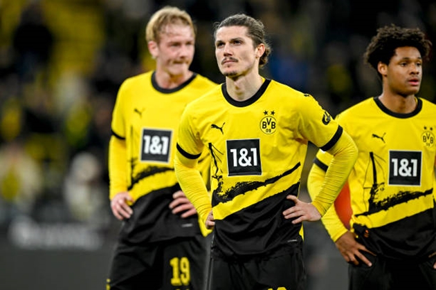 Hàng thủ “mơ ngủ”, Borussia Dortmund thua sốc trên sân nhà