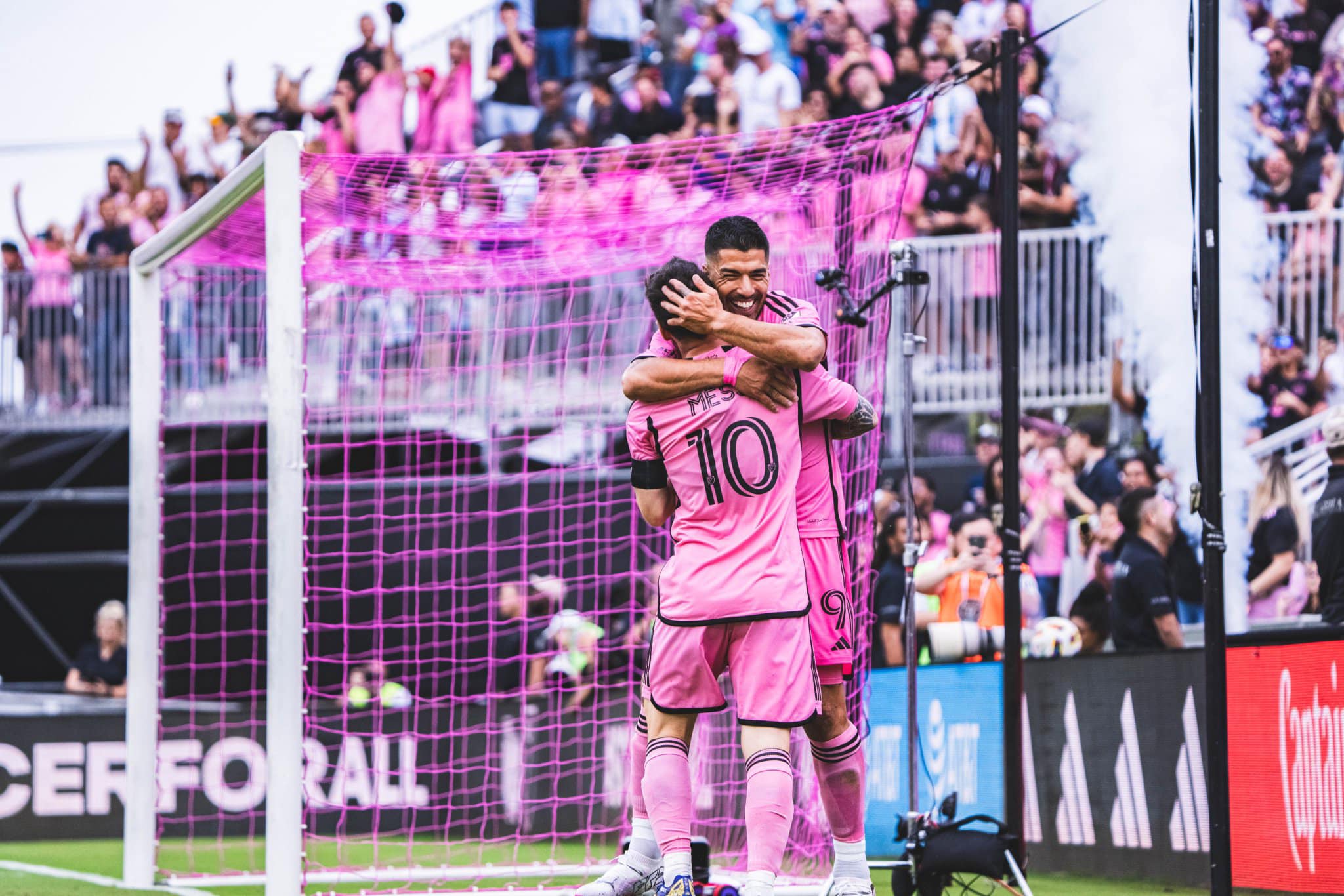 Suarez và Messi thi nhau lập công, Inter Miami hủy diệt Orlando City