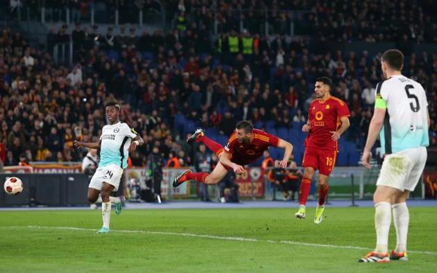 Ảnh bài viết Roma 'làm gỏi' Brighton; West Ham tay trắng rời nước Đức