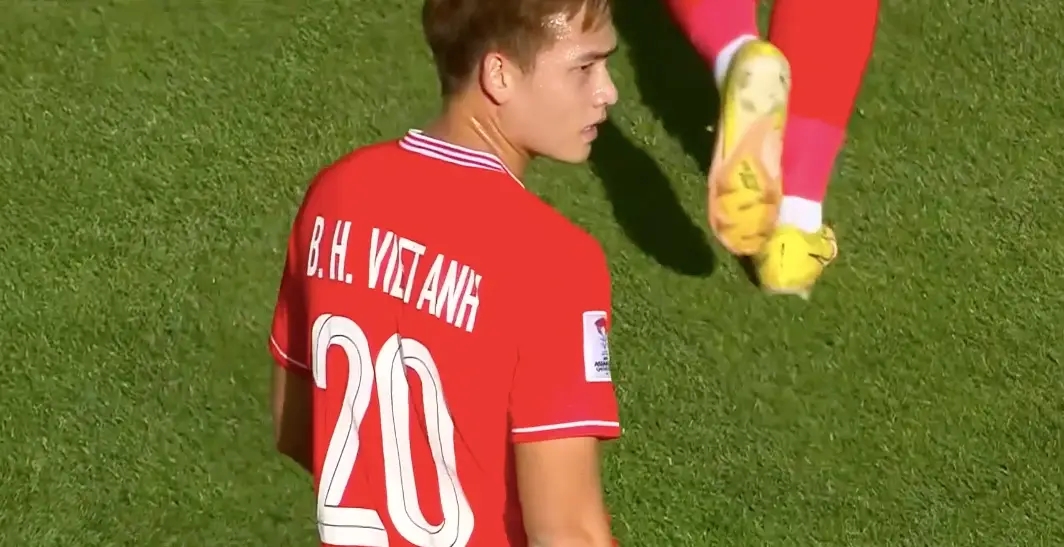 Ảnh bài viết Bùi Hoàng Việt Anh nhập viện