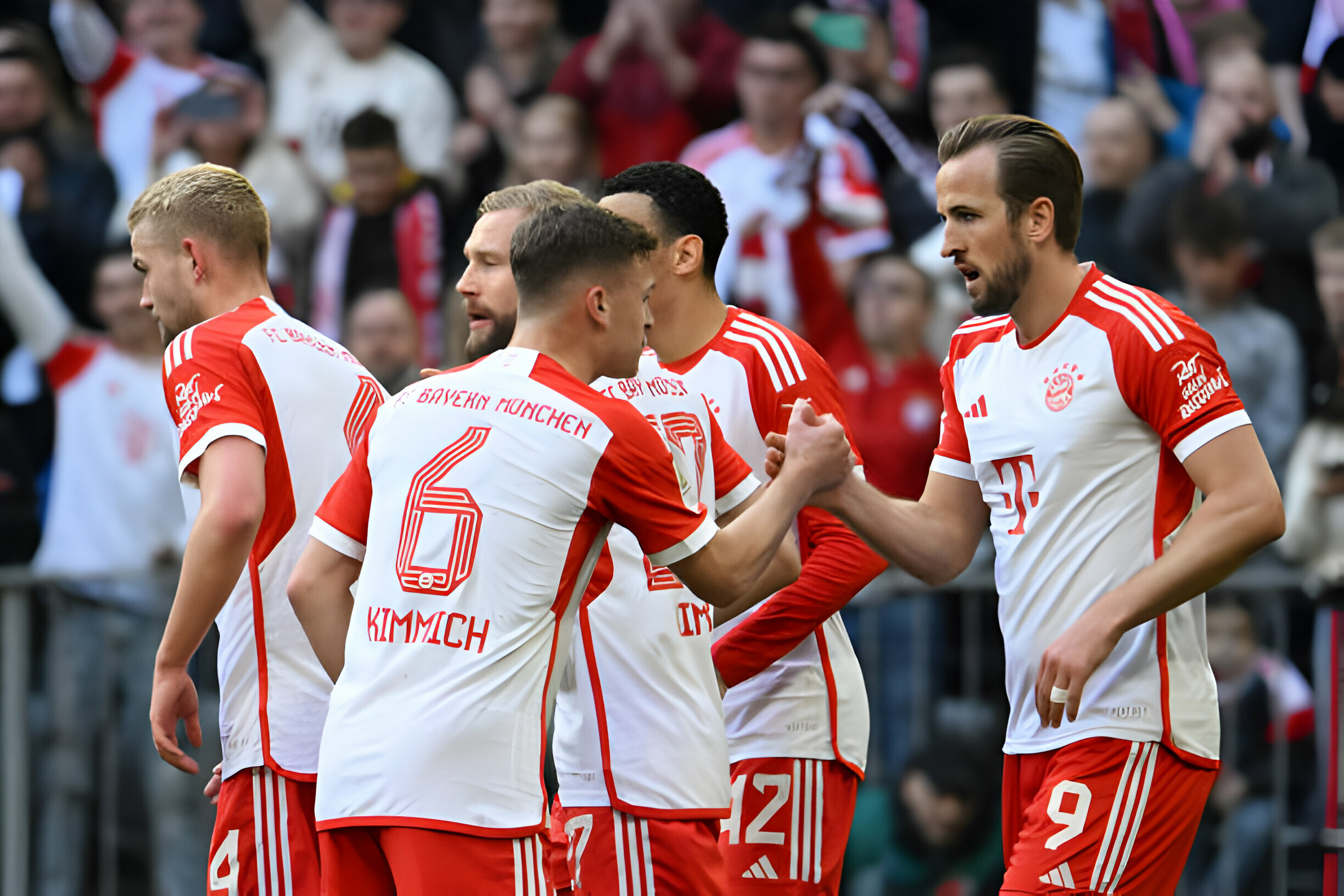 Ảnh bài viết Ghi 8 bàn vào lưới Mainz, Bayern mở hội tại Allianz Arena