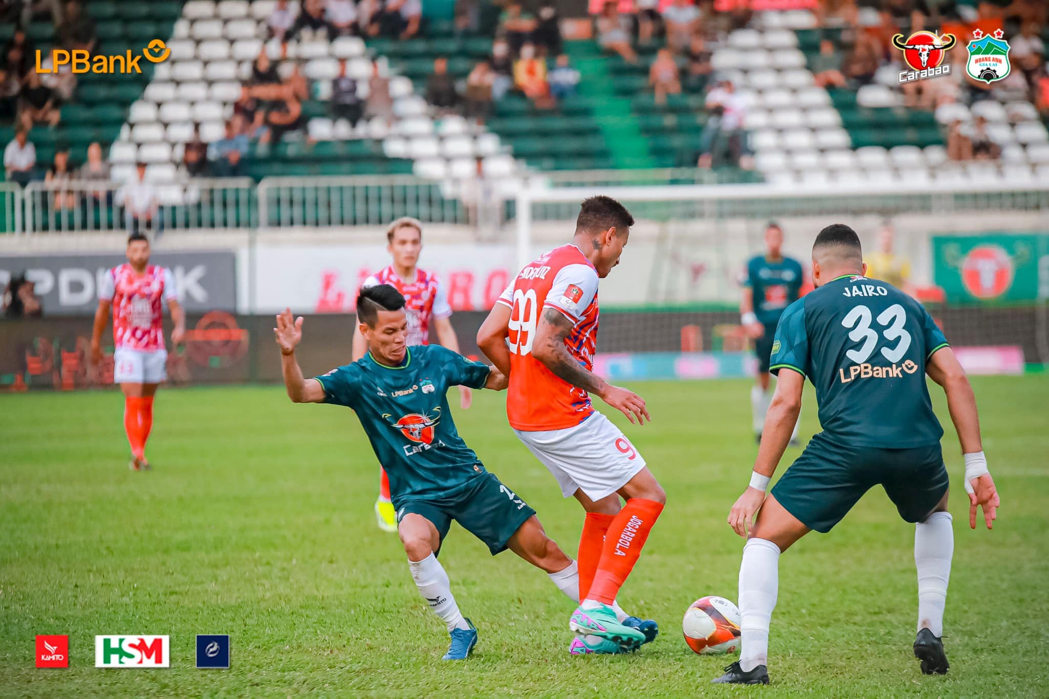 Ảnh bài viết "Chiến thắng bước ngoặt để HAGL trụ hạng"