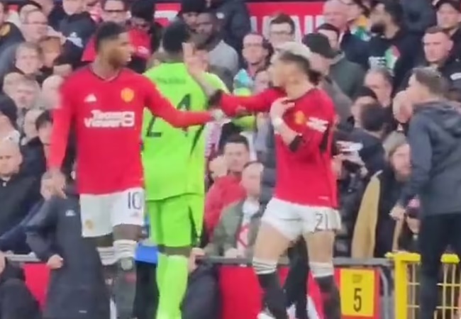 Antony bất bình Ten Hag, 'bật' cả Rashford