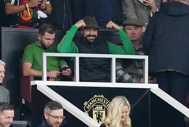 Tyson Fury xuất hiện ở Old Trafford