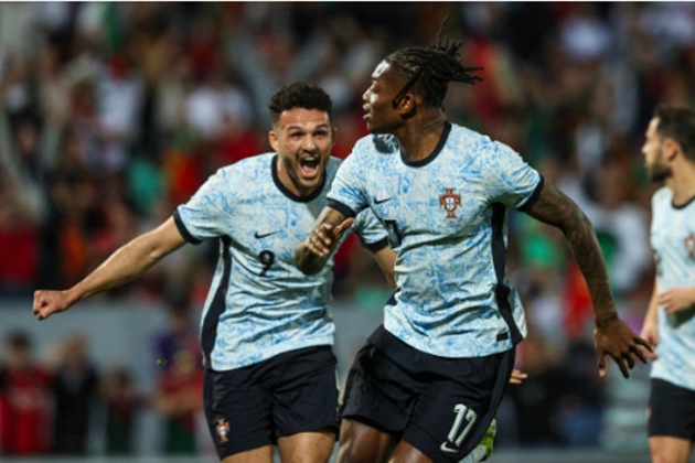 Ảnh bài viết Bắn phá kinh hoàng, BĐN hủy diệt đối thủ trong trận cầu 7 bàn