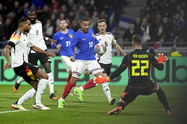 Màn trình diễn đáng thất vọng của Kylian Mbappe