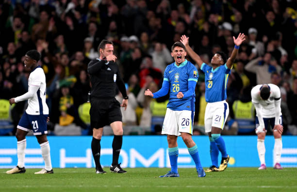 Ảnh bài viết "Wonderkid" tỏa sáng, Brazil kéo sập Wembley 