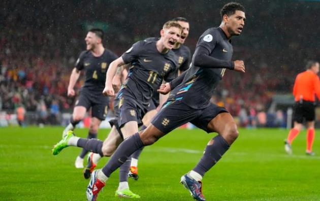 Ảnh bài viết Mainoo đá chính, Bellingham tỏa sáng trong trận cầu 4 bàn với Bỉ