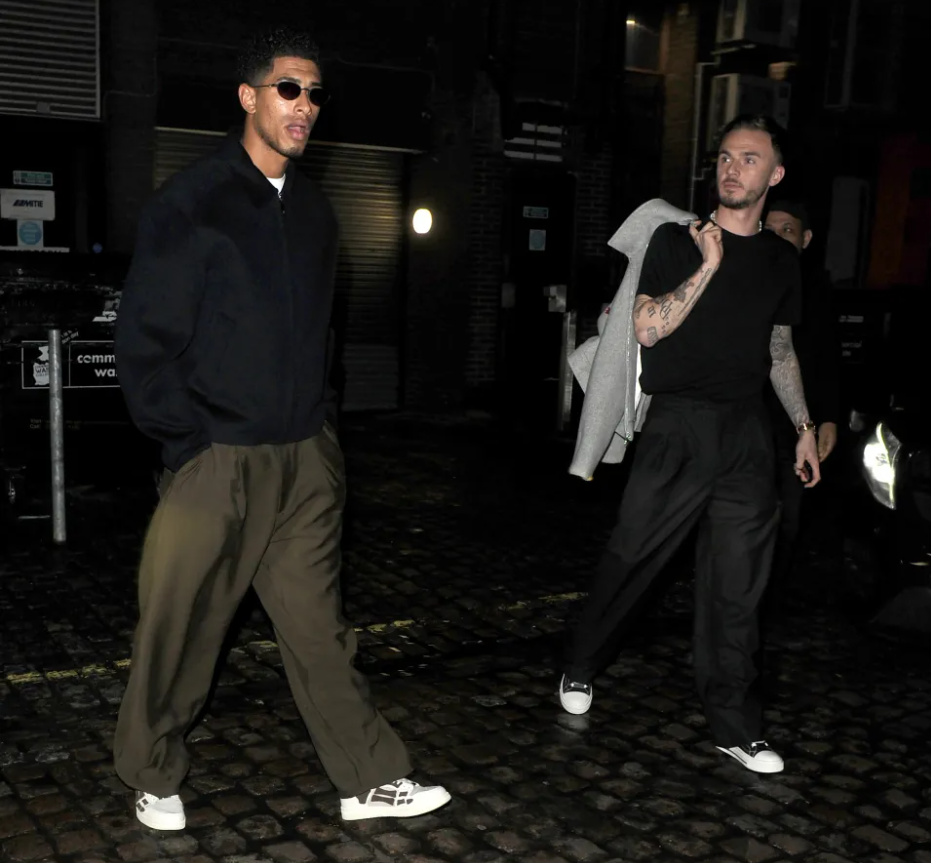 Ảnh bài viết Rice và Bellingham "giải khuây" tới 4 giờ sáng sau trận hòa Bỉ