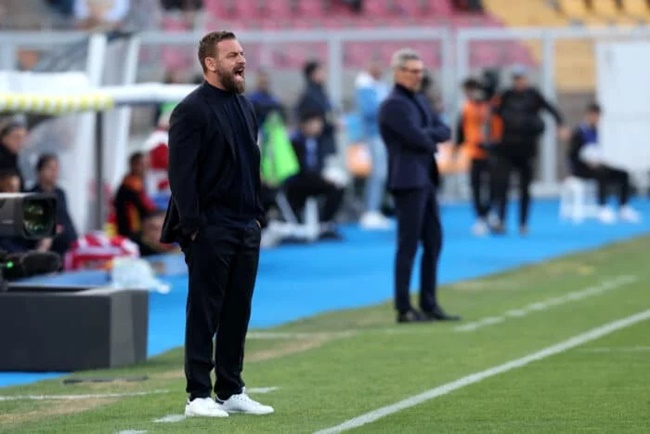 Roma mất điểm, De Rossi tức giận với trọng tài