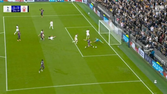 Ảnh bài viết Choáng với pha bỏ lỡ thảm họa tại Premier League