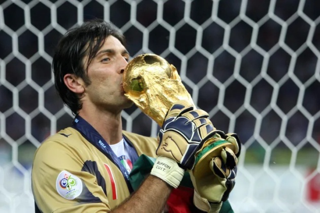 6 thủ môn xuất sắc nhất mọi thời đại: Neuer xếp cuối, Buffon đứng đầu