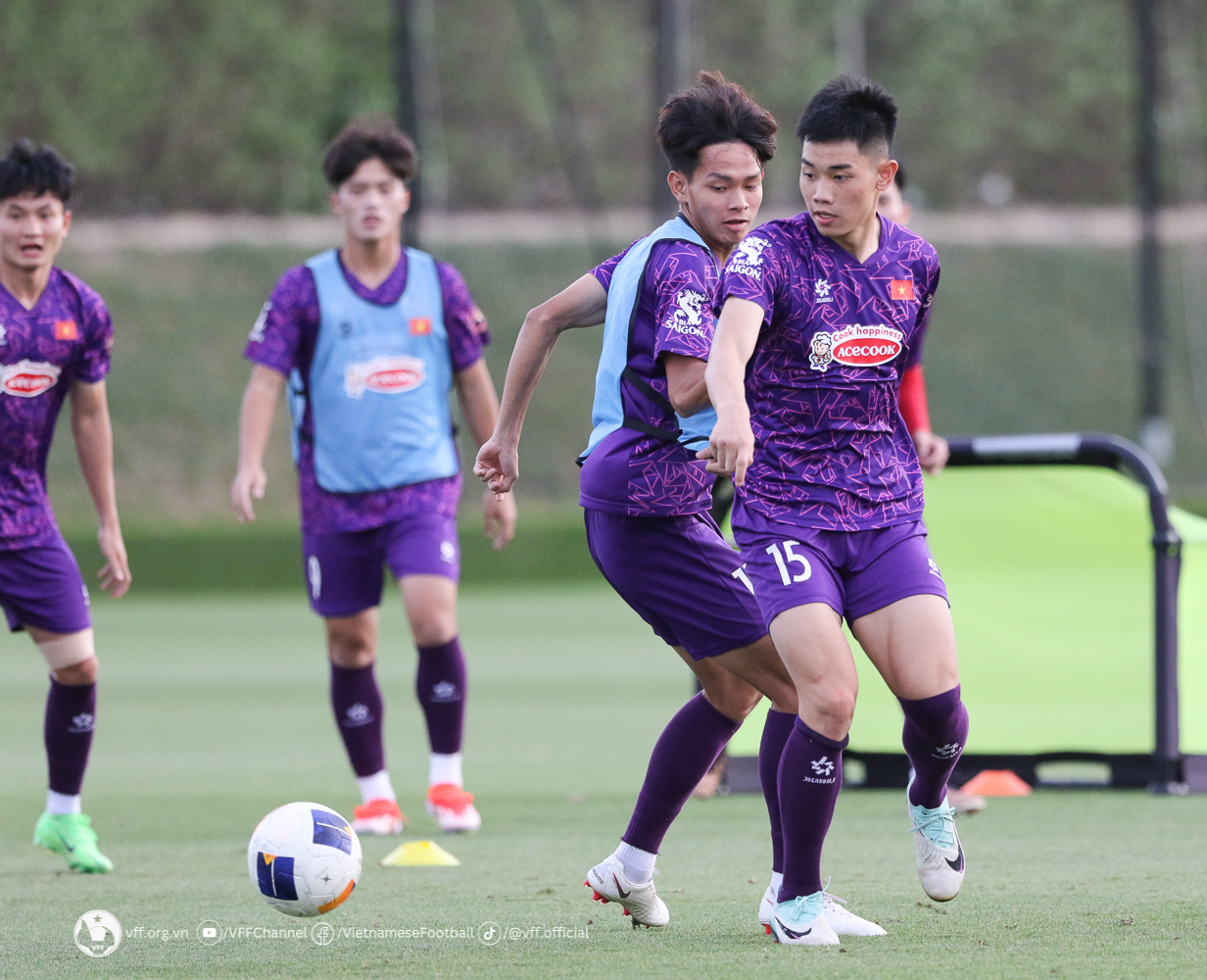 Ảnh bài viết "Ở V-League, các đội sợ rớt hạng thì sao dám dùng cầu thủ trẻ"