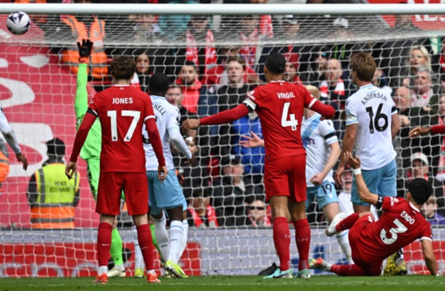 Ảnh bài viết Người cũ Man Utd quá xuất sắc, chu kỳ buông hiển hiện trước Liverpool