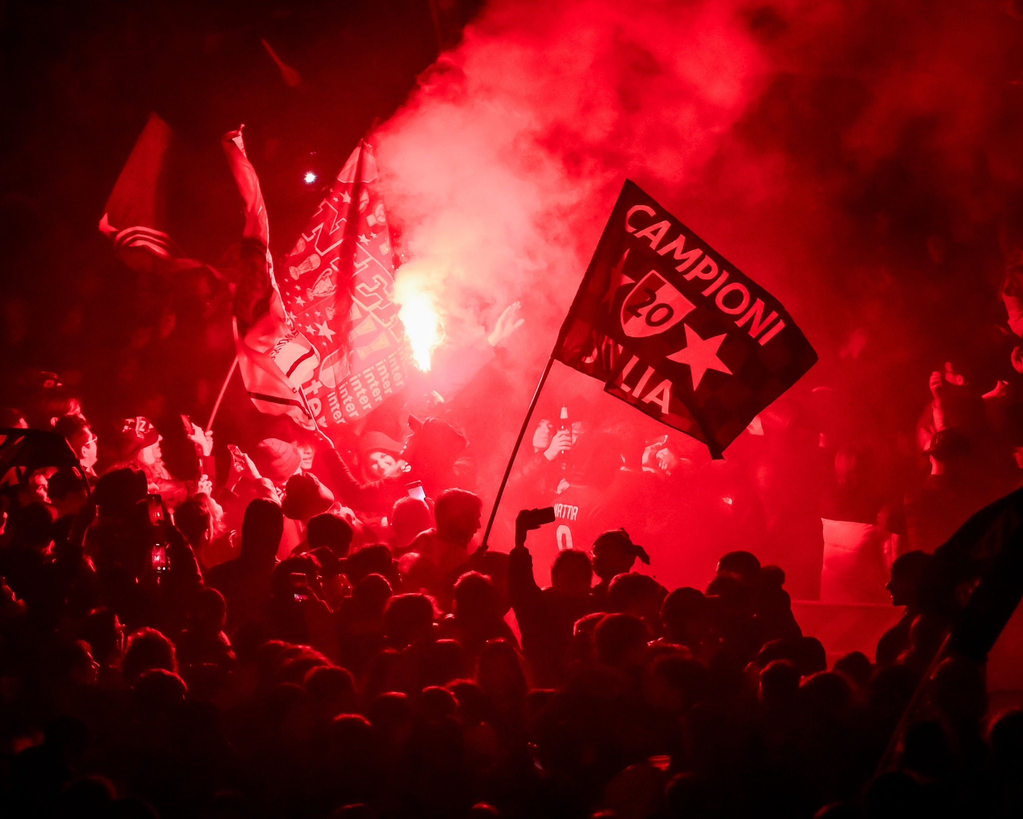 Ảnh bài viết Cảnh tượng điên rồ khi Inter Milan vô địch Serie A