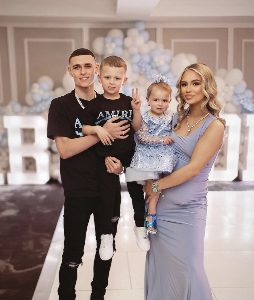 Ảnh bài viết Foden báo tin vui theo cách xa hoa