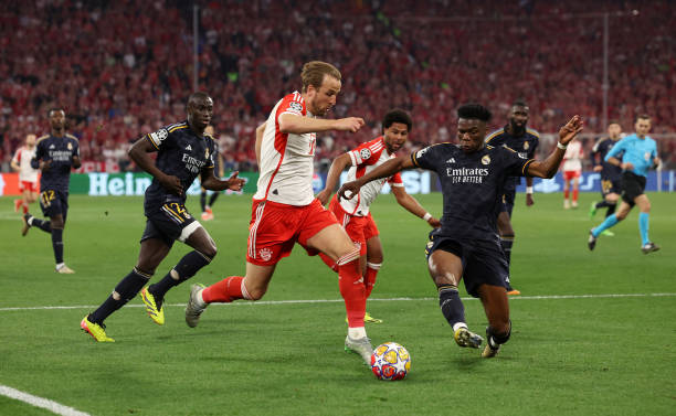 10 thống kê Bayern 2-2 Real: Vinicius "thống trị" Champions League 