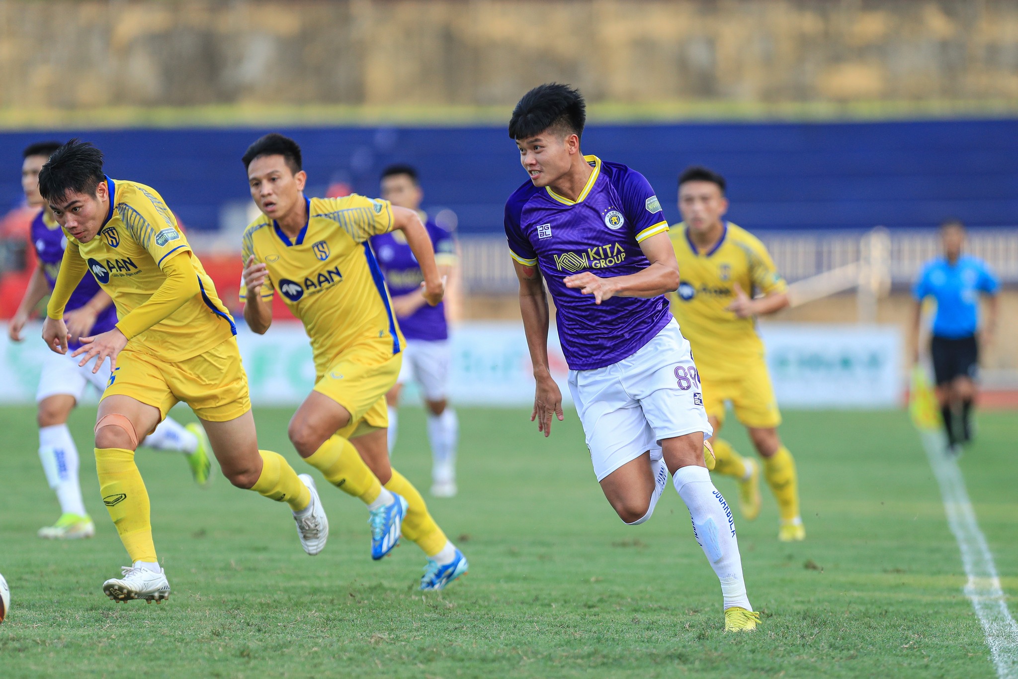 Ảnh bài viết "Bây giờ không thể thay đổi con người được, chúng tôi phải cố gắng"