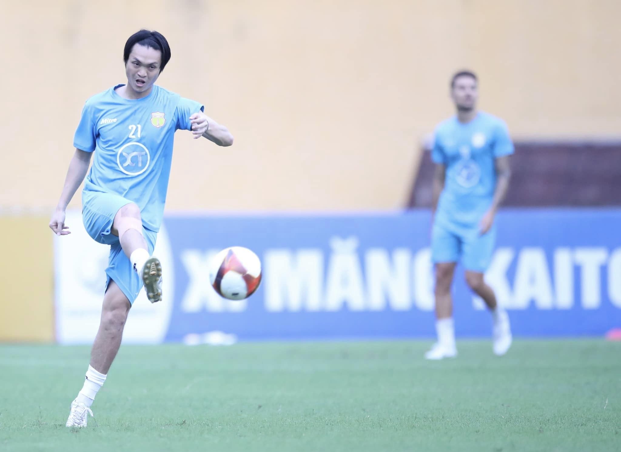 Ảnh bài viết Thắng kịch tính CAHN, HLV Nam Định lên tiếng về Tuấn Anh