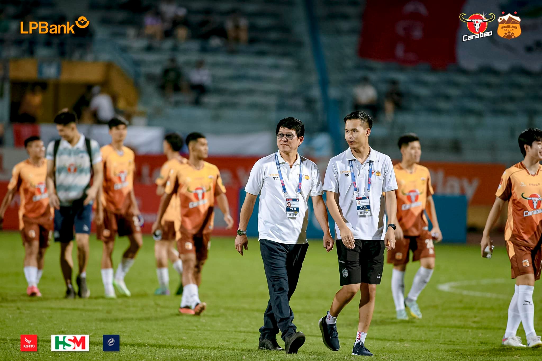 Ảnh bài viết HLV HAGL: "Đừng có mất bóng rồi lại đứng yên"