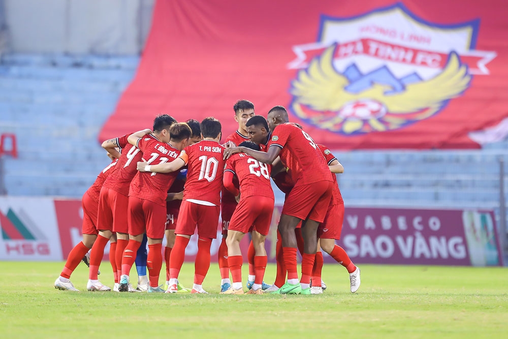 Ảnh bài viết 5 cầu thủ bị bắt, HLV Hà Tĩnh nói điều bất ngờ sau trận thua ở vòng 17 V-League