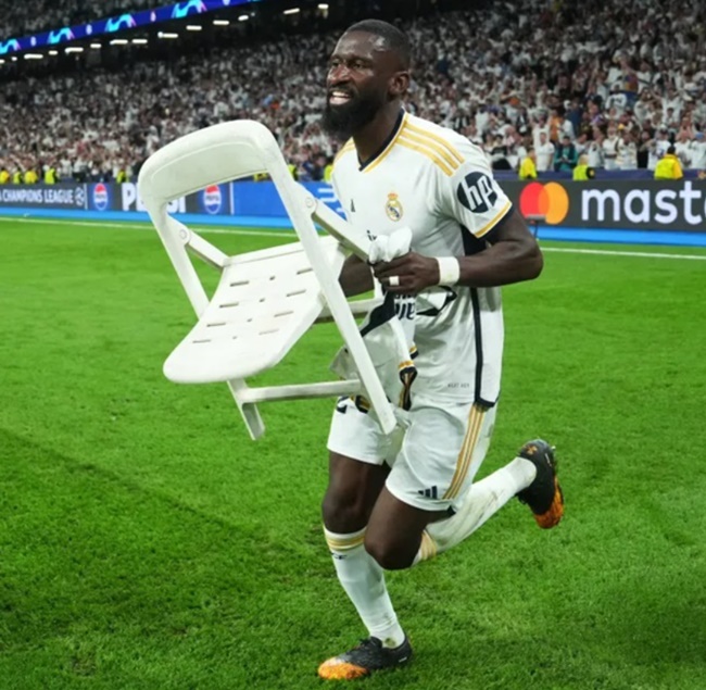 Ảnh bài viết Rudiger gây bão sau chiến thắng trước Bayern