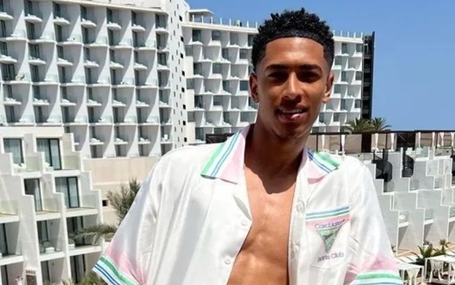 Ảnh bài viết Cuộc sống thăng hoa của Bellingham từ khi đến Madrid