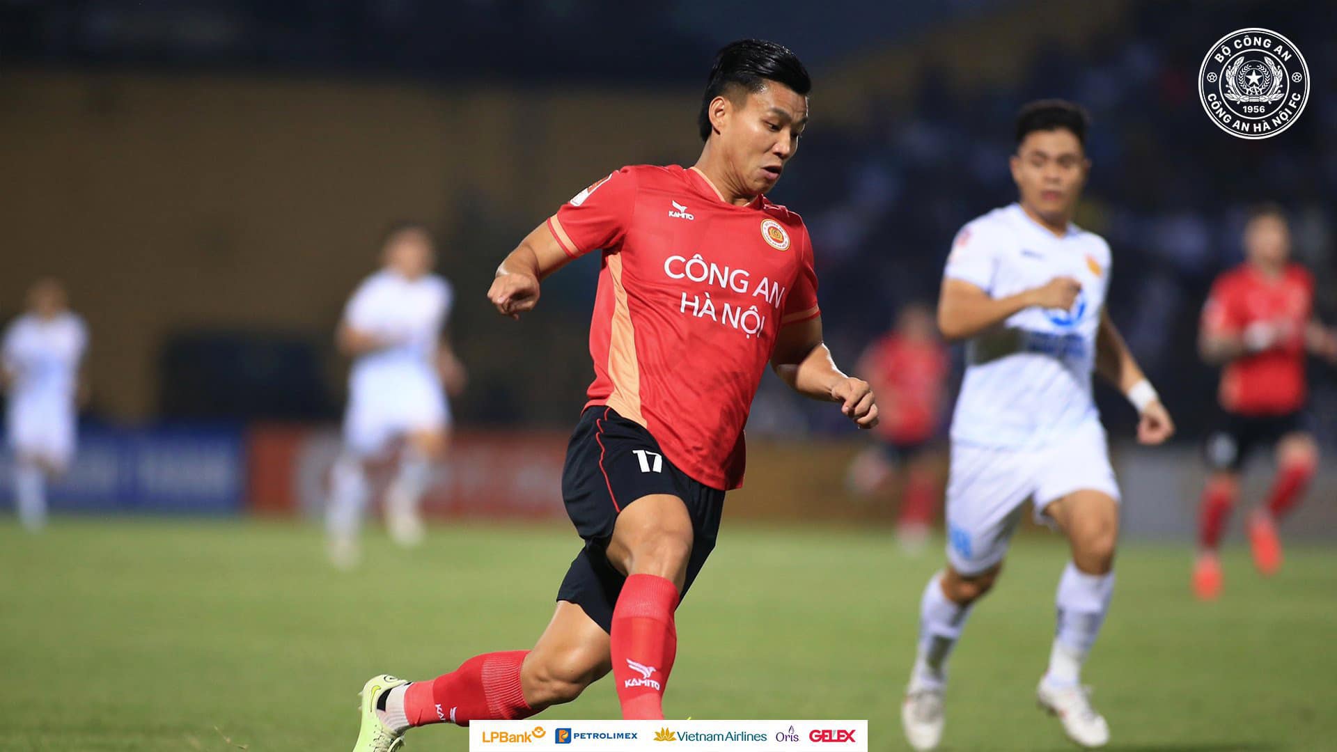 Ảnh bài viết Thua liền 2 trận, CAHN còn nhận thêm hung tin