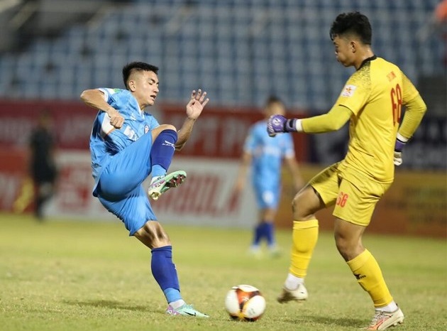 Sao U23 Việt Nam lập hattrick, Đà Nẵng vùi dập Long An
