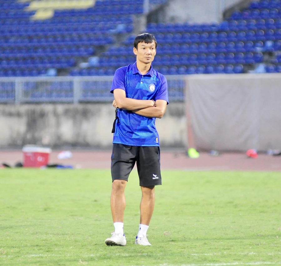 Ảnh bài viết HLV Khánh Hòa nói gì sau trận chung kết ngược với SLNA