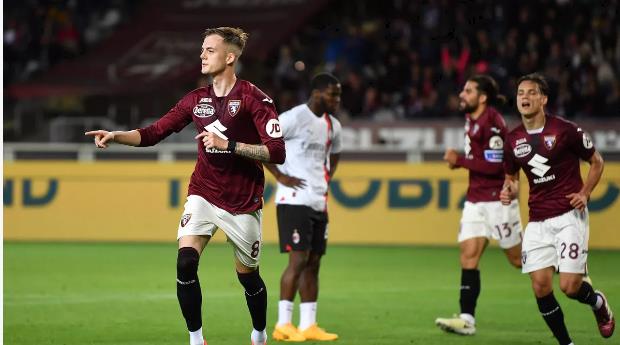 Đá như không đá, AC Milan thảm bại