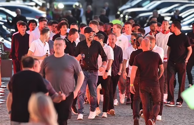 Ảnh bài viết Klopp quậy "banh nóc" trong tiệc chia tay Liverpool