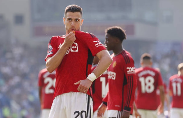 Ảnh bài viết M.U chạy đà hoàn hảo, Chelsea về phe Man City