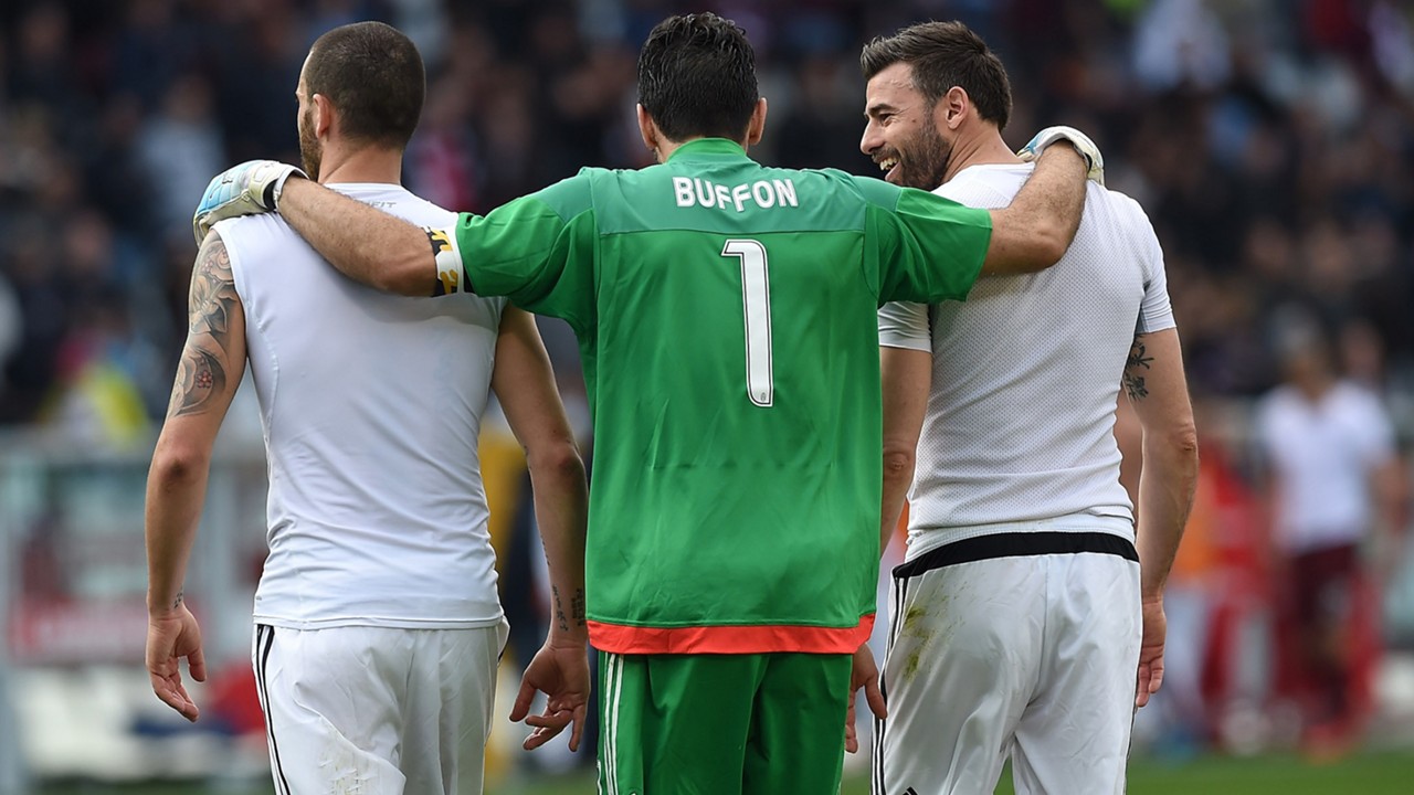 Những khoảnh khắc rực rỡ nhất của Buffon tại Juventus: Từ Serie B cho đến 9 lần giành Scudetto - Bóng Đá