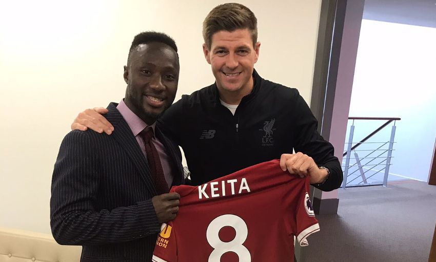 Naby Keita: "Steven Gerrard đã trao áo số 8 cho tôi"