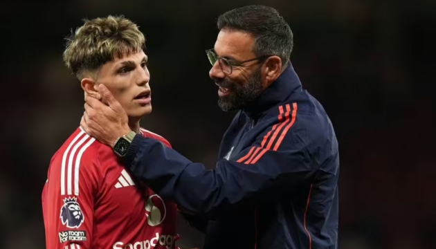 Van Nistelrooy rời Man United và di sản để lại sau thời gian tạm quyền