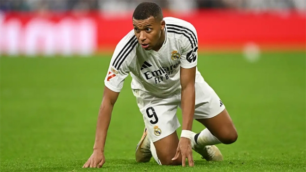 Kylian Mbappe sụp đổ vì truyền thông xâu xé