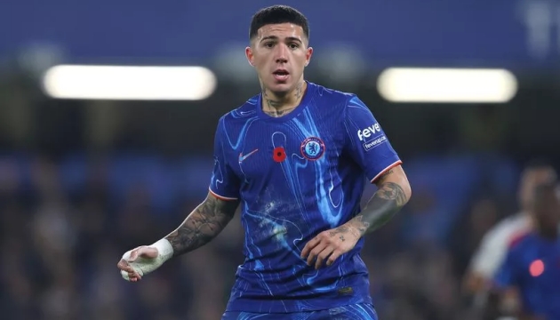William Gallas: Enzo Fernandez không phù hợp đá chính cùng Caicedo